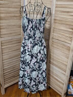 Old Navy Fit & Flare Dress Size M Floral Loose Gathers Scoop Neck Stretch